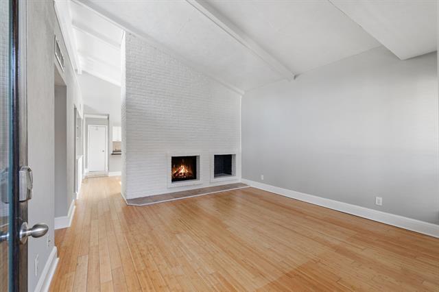 Building Photo - 5928 Sandhurst Ln