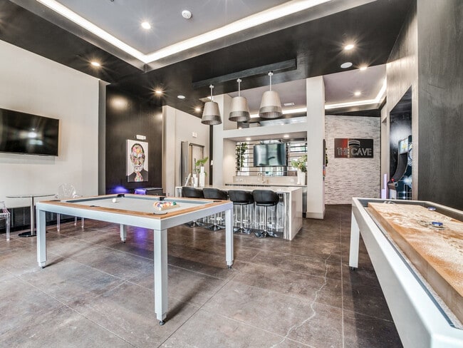 Interior Photo - Capitol at Stonebriar