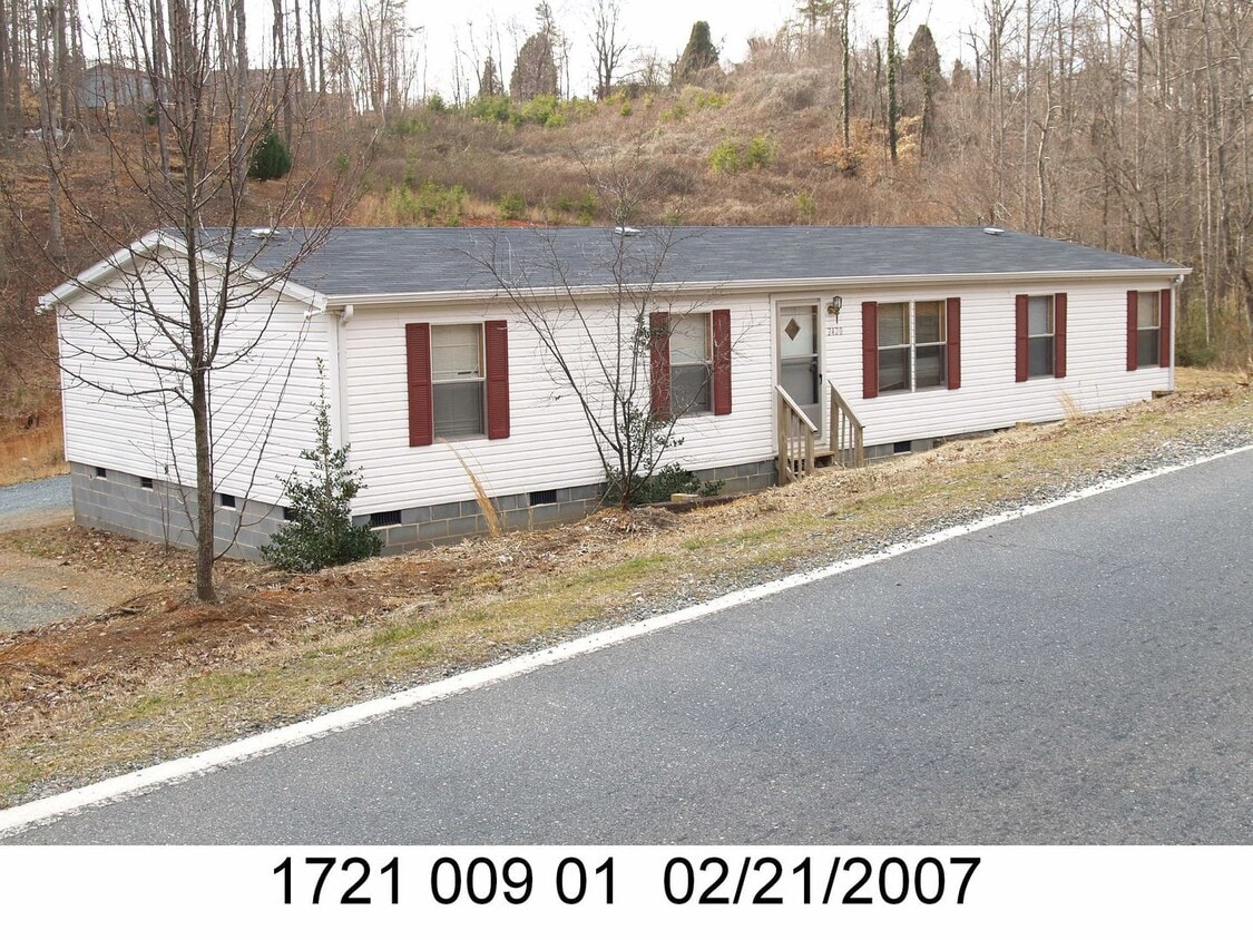 Primary Photo - 2420 Willard Rd