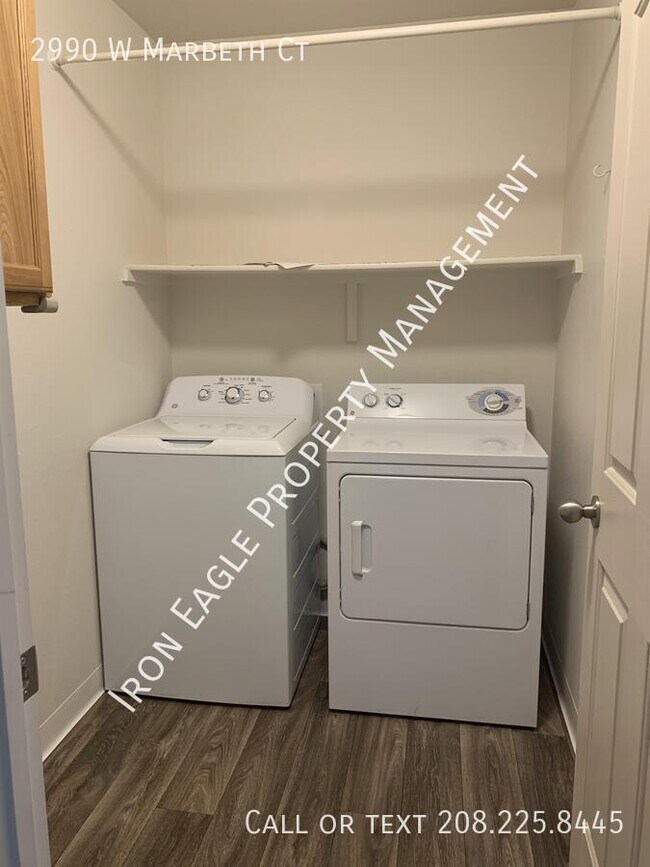 Foto del edificio - 2990 W Marbeth Ct