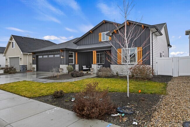 Building Photo - 64 S Ravine Way