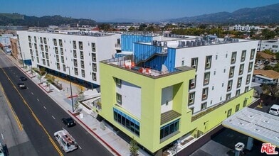 Building Photo - 521 W Colorado St