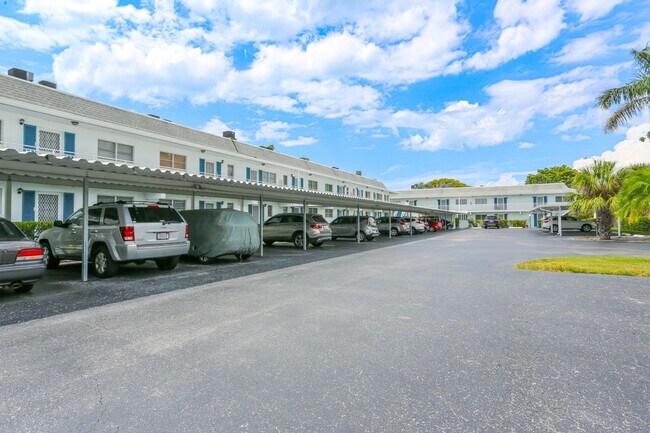 Foto del edificio - ** 2/2 CHARMING CONDO AVAILABLE JANUARY 2,...