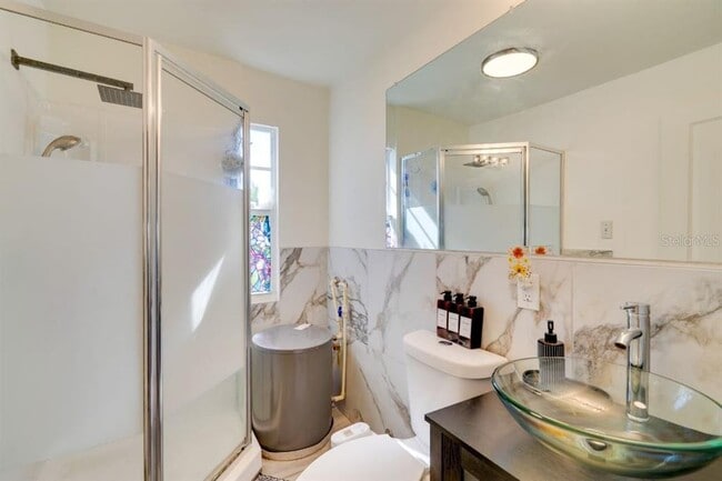 Foto del edificio - 209 W Olympia Ave