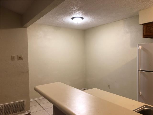 Foto del edificio - 8703 Holly St