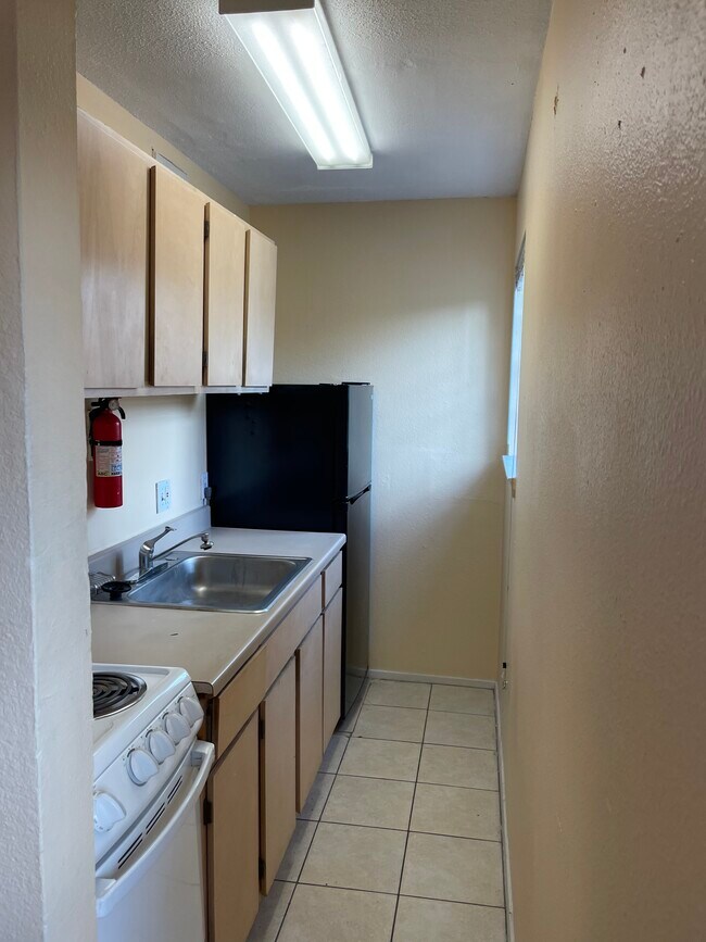 Cocina - 3118 San Jacinto St