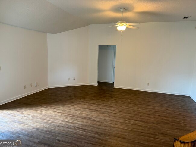 Foto del edificio - 244 Merriwood Cir