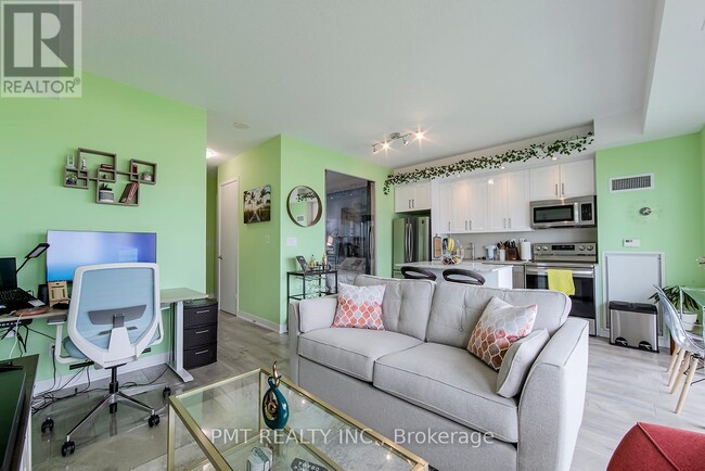 Building Photo - 165 Legion Rd N