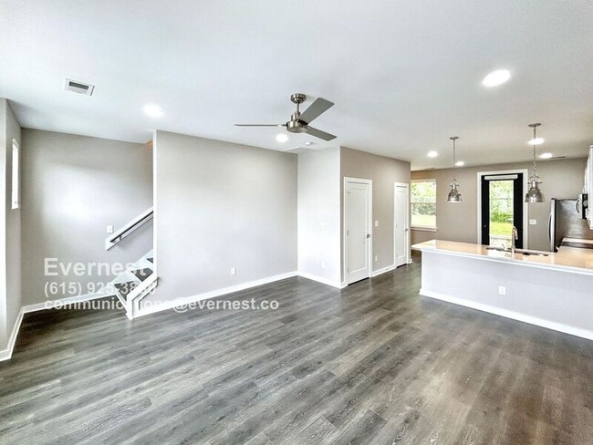 Foto del edificio - 610 Mason Ward Pl
