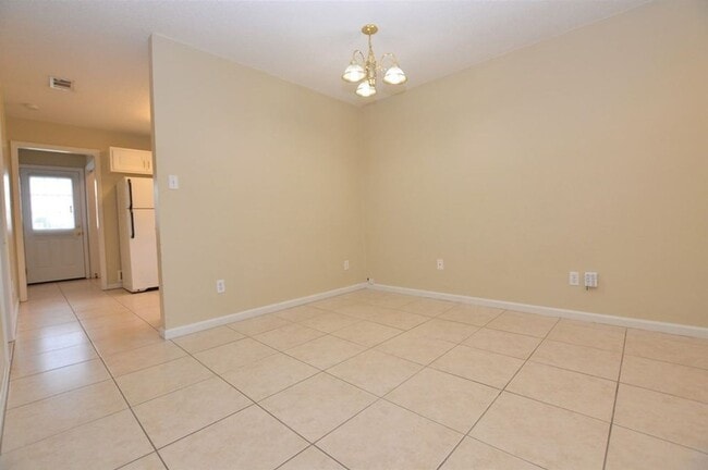 Building Photo - 6000 Susan Cir