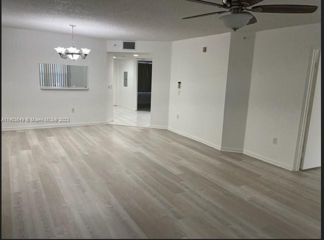 Foto del edificio - 571 SW 142nd Ave