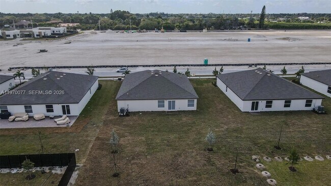 Foto del edificio - 17431 286th St