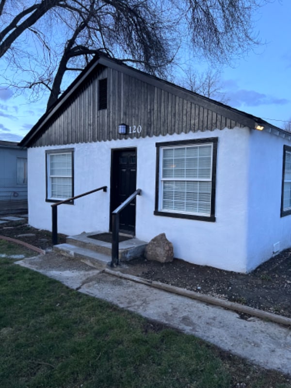 Foto principal - 120 4th St N