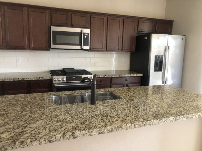 Building Photo - 9334 Pond St