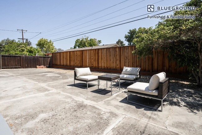 Building Photo - 1020 Ticonderoga Dr