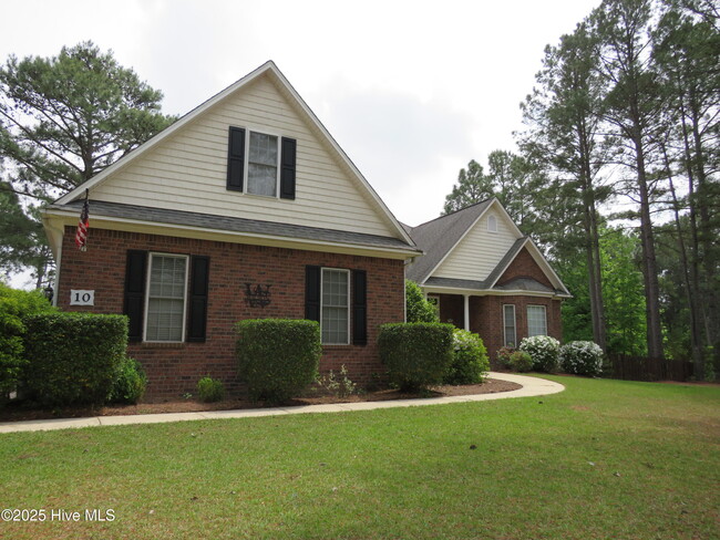 Building Photo - 10 Winding Trail