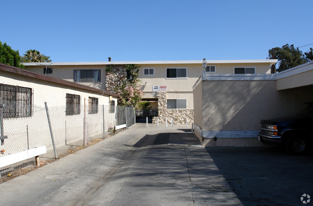 Building Photo - 3851-3853 W 104th St