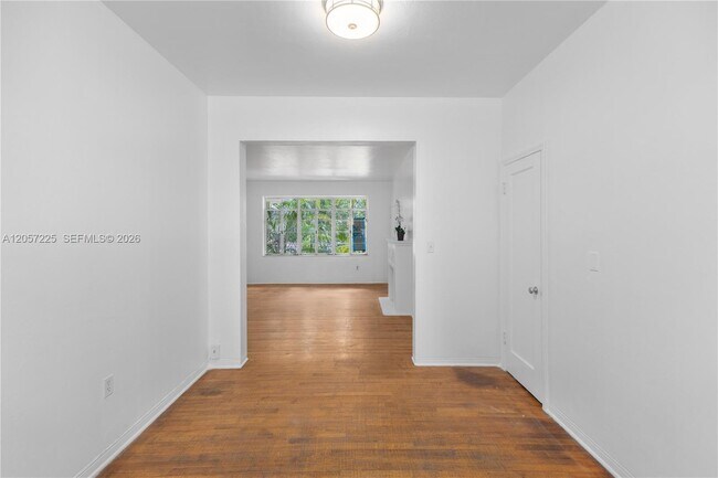 Building Photo - 817 Lenox Ave.