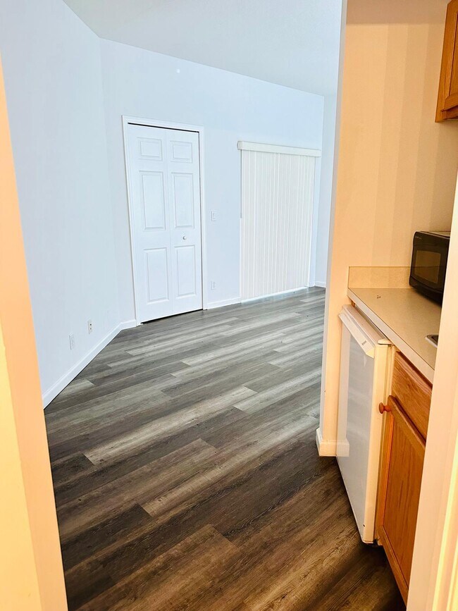 Building Photo - 8904 Sandshot Ct