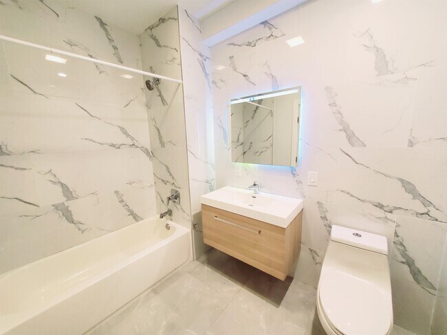 Foto del edificio - 6809 Palisade Ave