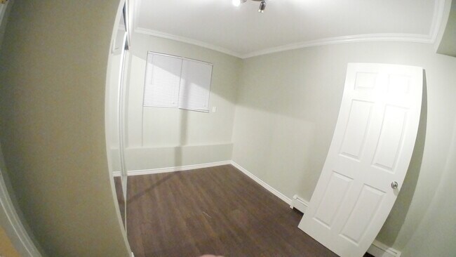 Photo du bâtiment - 859 Paisley Ave