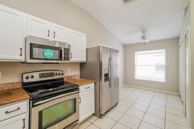 Foto del edificio - 10523 Goldwater Ln