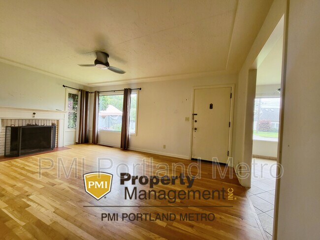 Building Photo - 5825 N Boston Ave