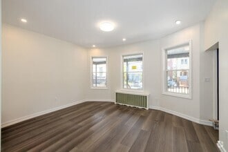 Building Photo - 100 W 46th St