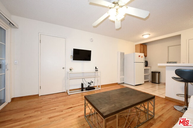 Foto del edificio - 3720 Vinton Ave