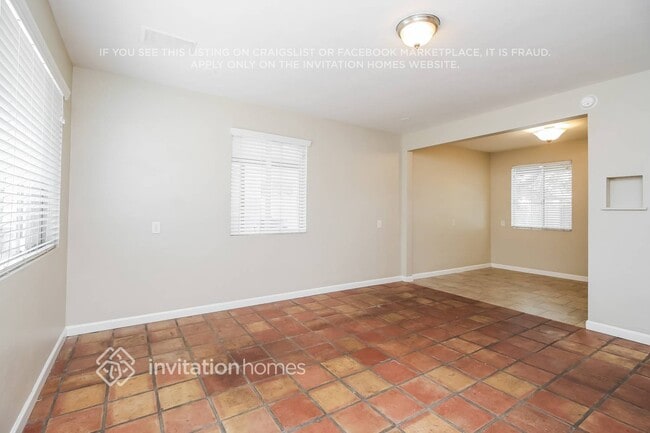 Foto del edificio - 4402 S Park Dr