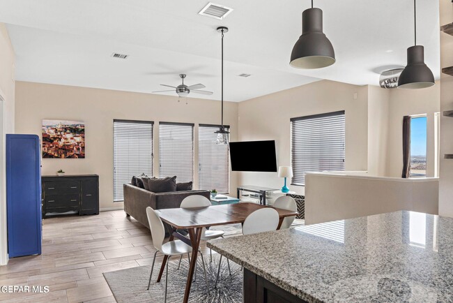 Building Photo - 4016 Camelot Heights Dr