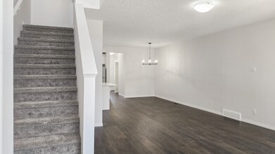 Building Photo - 86 Creekside Mnr SW