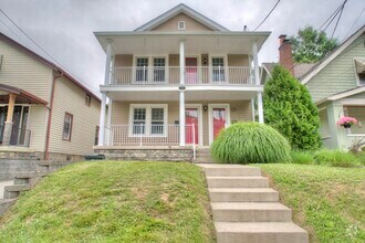 Building Photo - 1026 Altavia Ave