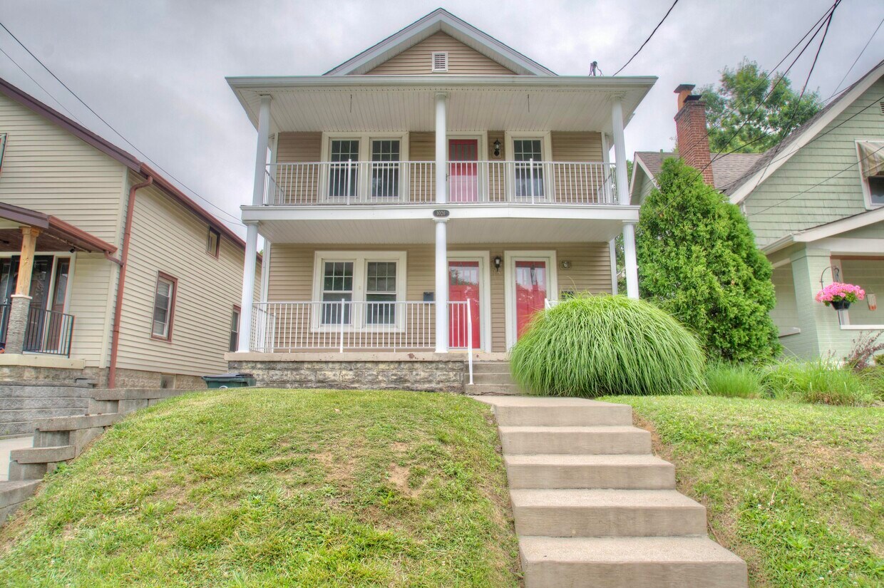 Primary Photo - 1026 Altavia Ave