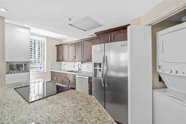 Foto del edificio - 701 Brickell Key Blvd