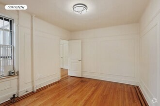 Building Photo - 49 Willow St