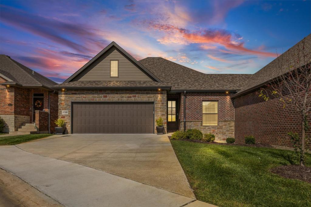 Foto principal - 5709 Bower Ln