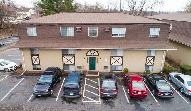Building Photo - Legends Pointe - Canton OH - 1 Bed Deluxe