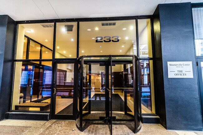 Foto del edificio - 233 E Erie St