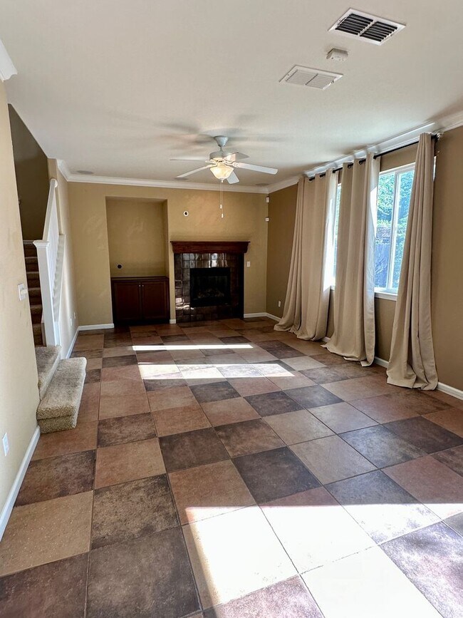 Foto del edificio - Coming Soon Two Story House!