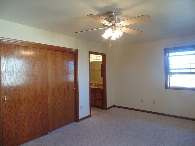 Dormitorio principal - 977 Zachary Ct