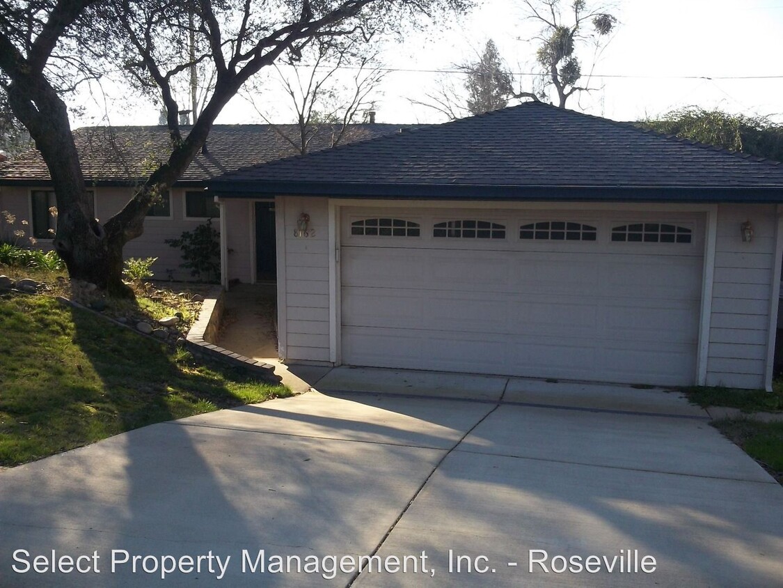 Primary Photo - 4 br, 2 bath House - 8162 Briar Way