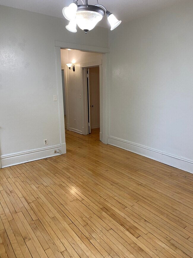 Building Photo - 507 N 1st Ave W