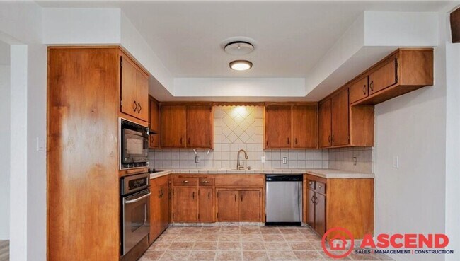Foto del edificio - Beautiful home in North Bakersfield! *POOL*
