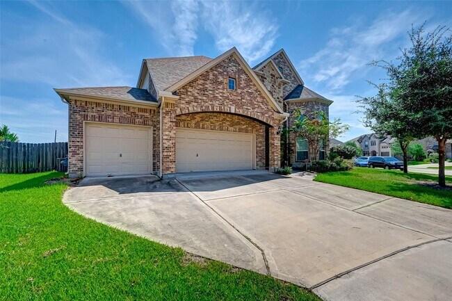 Building Photo - 3806 Grand Promenade