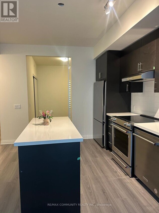 Photo principale - 8960-8960 Jane St