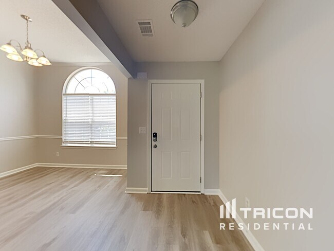 Foto del edificio - 4470 Millenium View Ct SW
