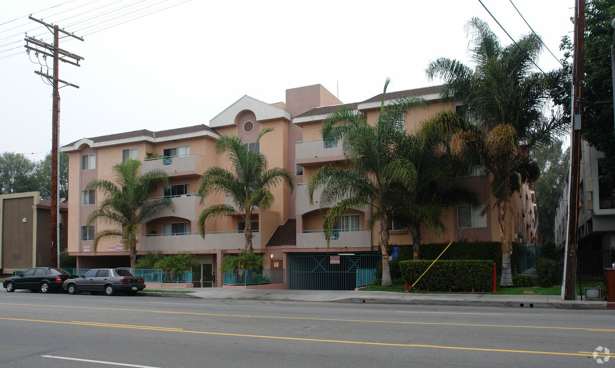 Building Photo - Angeles City Lights