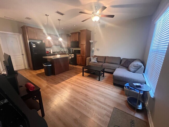 Foto del edificio - 1934 Ann Arbor Ave