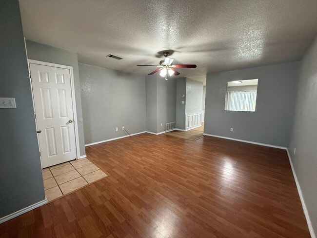 Building Photo - 2718 Blackburn Dr